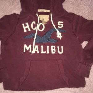 Maroon Hollister sweatshirt